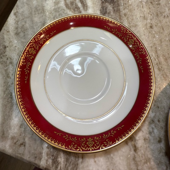 Set Of 2 Noritake Japanese 14cm Red White Gold Bone China Saucers Goldmere - Picture 2 of 4